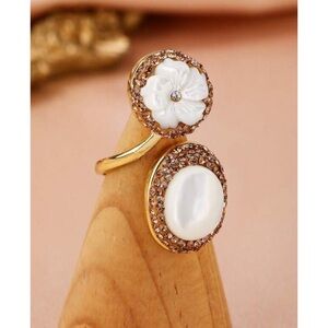 White Carved Flower ring with brown Pave Rhinestones & Gold tone